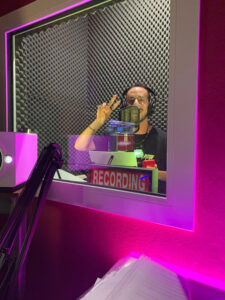Studio di registrazione Wonderland Studio Recording sala regia con vista nel booth e Paco