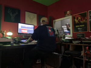 Studio di registrazione Wonderland Studio Recording sala regia con visto nel booth e Callaman