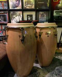 Studio di registrazione Wonderland Studio Recording sala regia e le percussioni di Garavelli